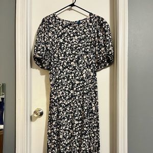 Old Navy NWOT Open Back Maxi Floral Dress